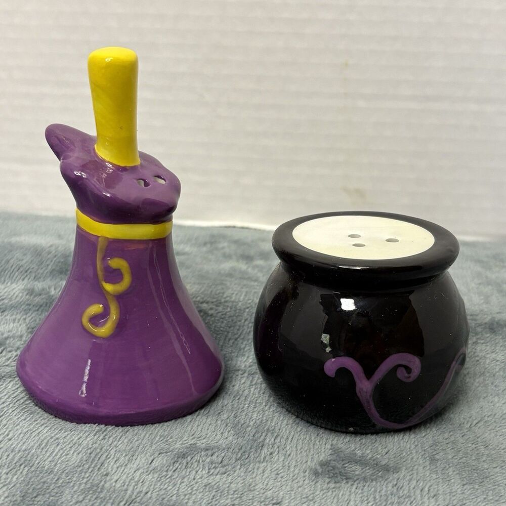 Ceramic Halloween Salt & Pepper Shaker Set Party Table Decor Cauldron Witch